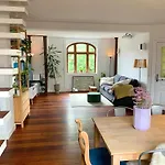 Stylish Two Floor Scandinavian & Cozy Appartamento