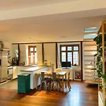 Stylish Two Floor Scandinavian & Cozy Appartamento