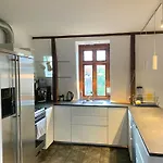 Апартаменты Stylish Two Floor Scandinavian & Cozy Копенгаген