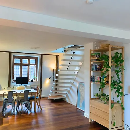 Stylish Two Floor Scandinavian & Cozy Appartamento