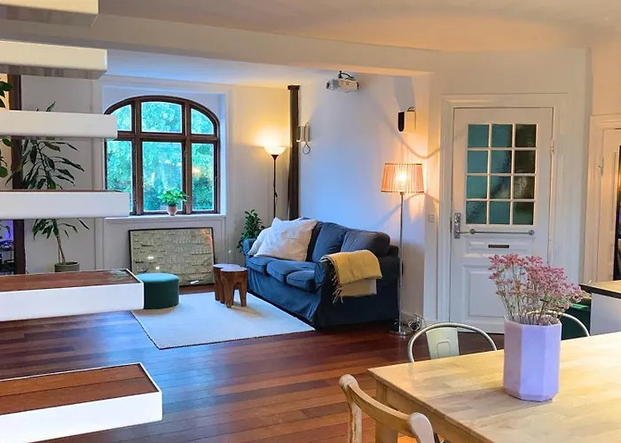 Stylish Two Floor Scandinavian & Cozy *